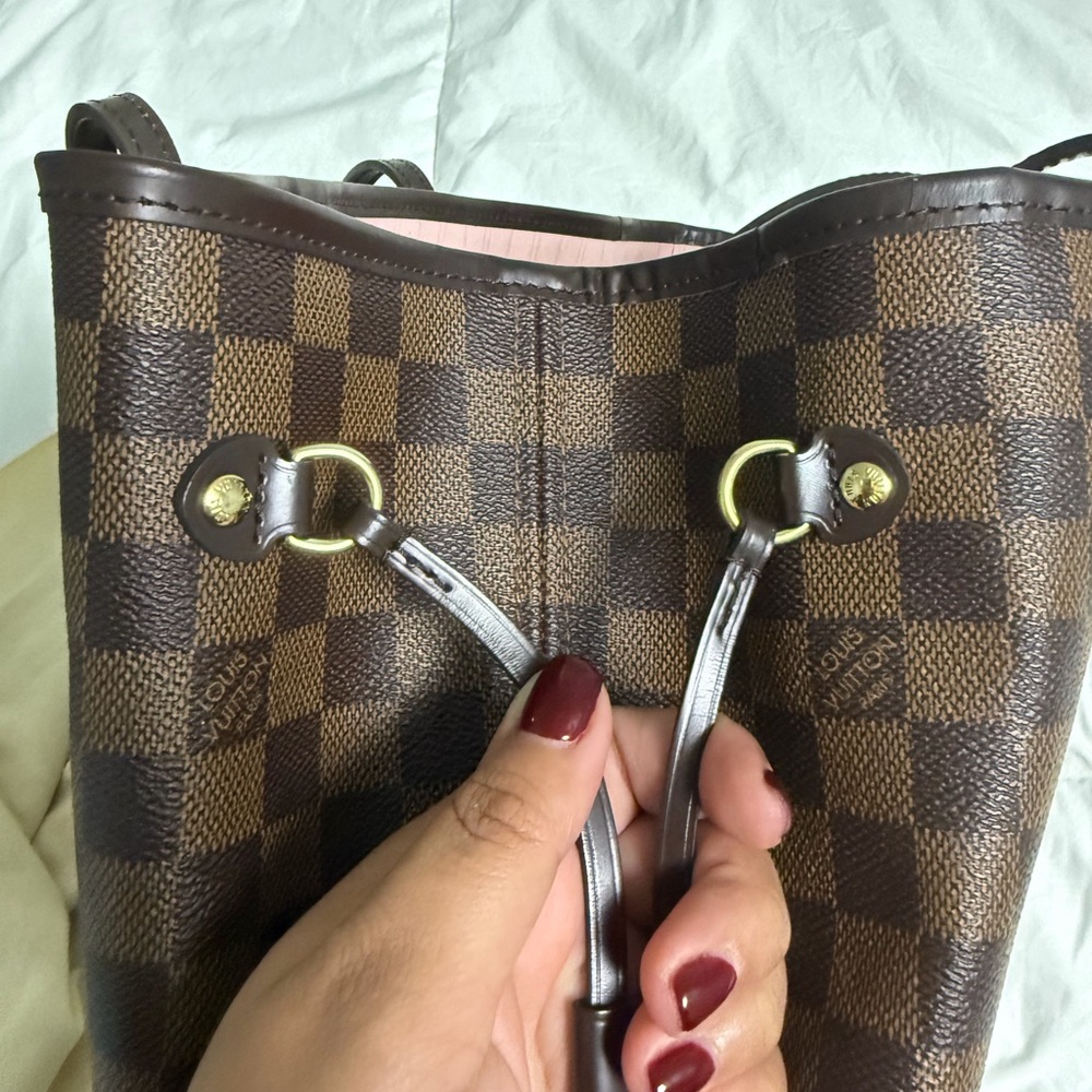 Louis Vuitton Neverfull MM - Picture 6 of 13